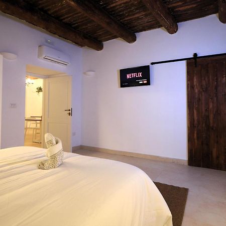 Bed and Breakfast Ai 13 Gradoni Di Chiaia Napoli Esterno foto