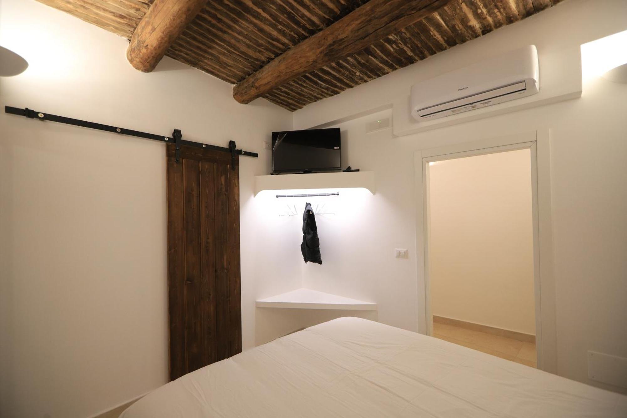 Bed and Breakfast Ai 13 Gradoni Di Chiaia Napoli Esterno foto