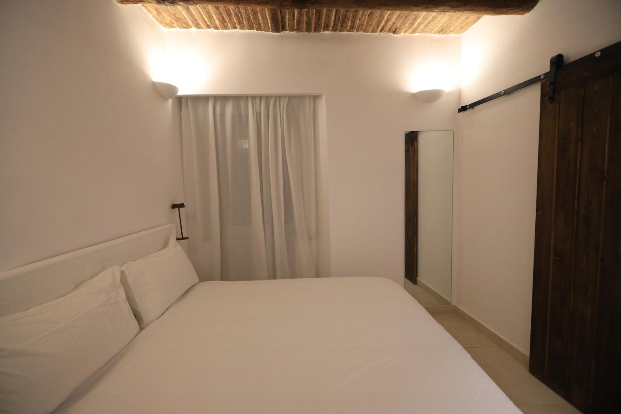 Bed and Breakfast Ai 13 Gradoni Di Chiaia Napoli Esterno foto