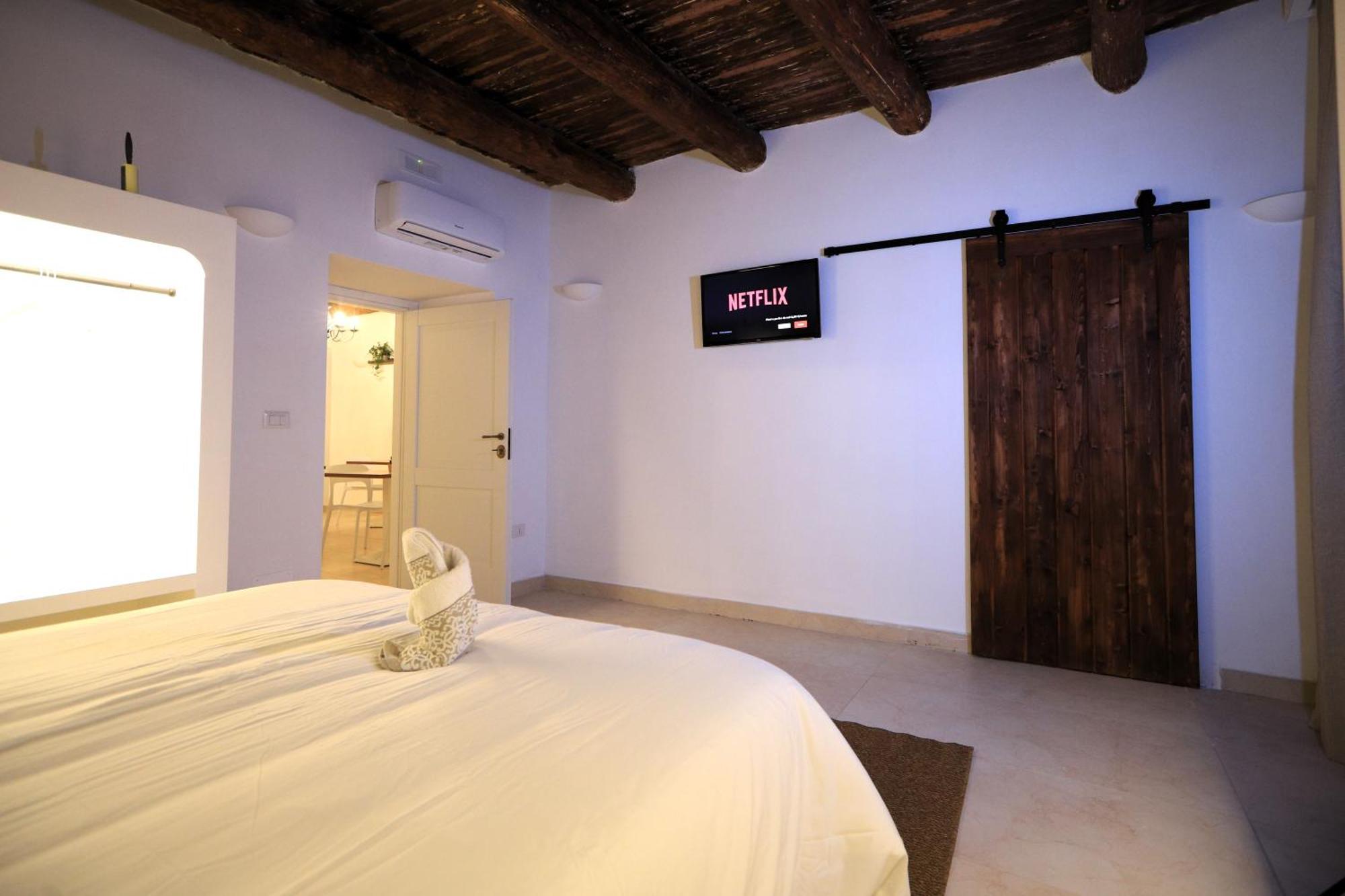Bed and Breakfast Ai 13 Gradoni Di Chiaia Napoli Esterno foto