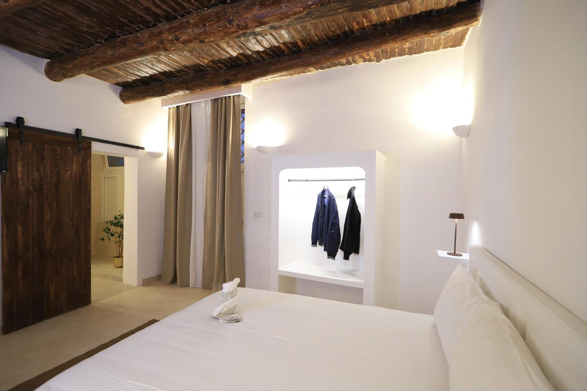 Bed and Breakfast Ai 13 Gradoni Di Chiaia Napoli Esterno foto