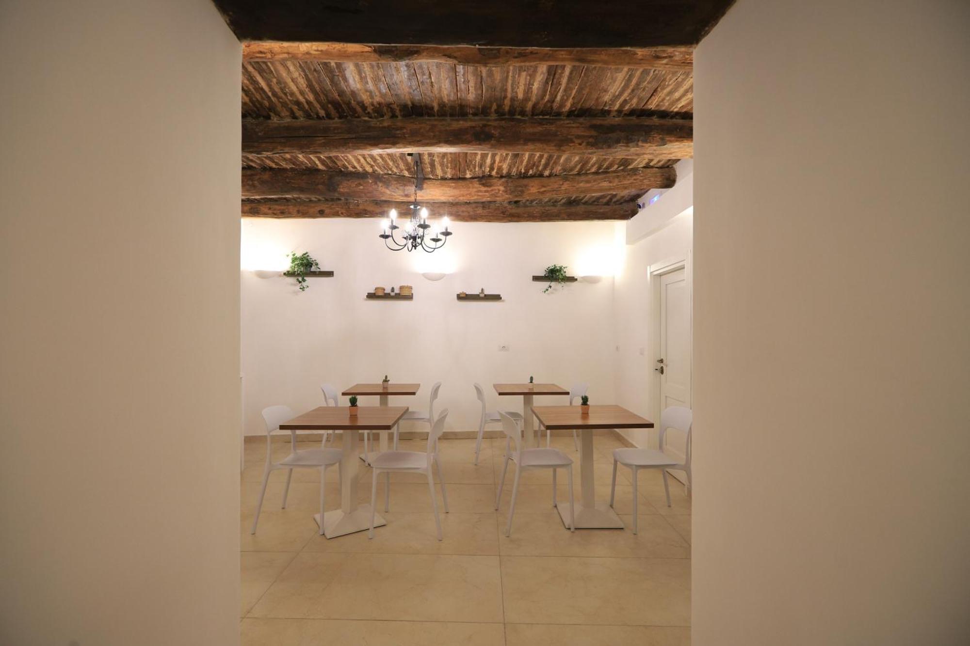 Bed and Breakfast Ai 13 Gradoni Di Chiaia Napoli Esterno foto