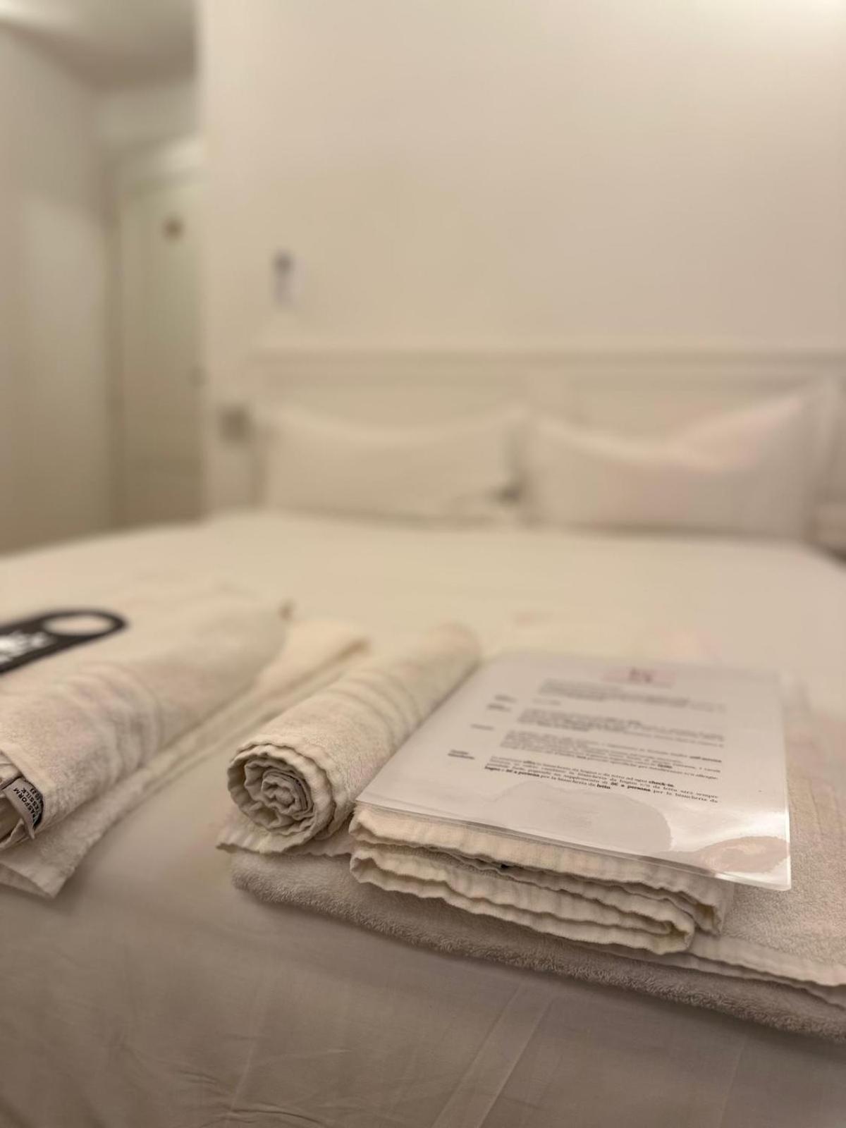 Bed and Breakfast Ai 13 Gradoni Di Chiaia Napoli Esterno foto