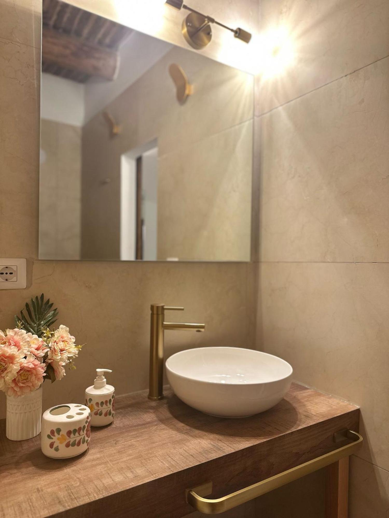 Bed and Breakfast Ai 13 Gradoni Di Chiaia Napoli Esterno foto